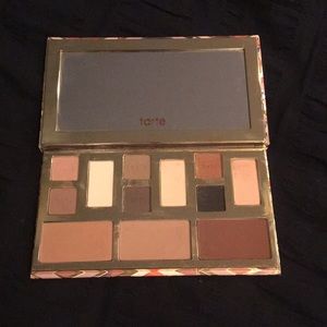 Tarte contouring pallet *thoroughly sanitized*